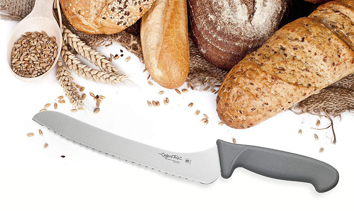 scalloped sandwich knife with bread